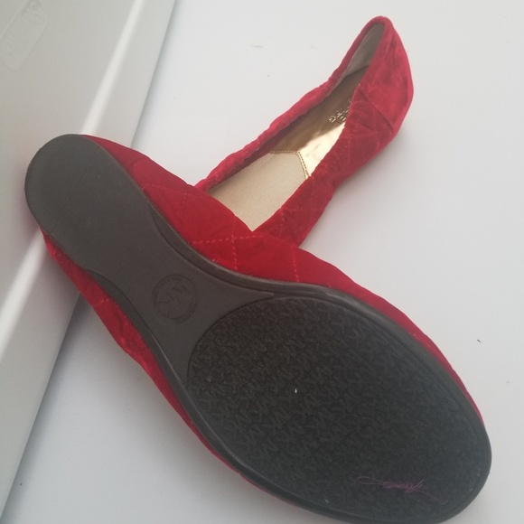  Fulton Quilted Ballet Red Velvet - Picture 2 of 2